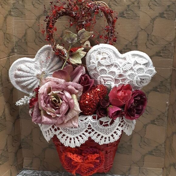 Hand made Cupids hanging basket of love. - Picture 2 of 9